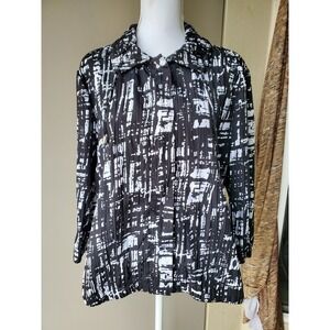Chicos Windbreaker Jacket Womens Large Black White Abstract Snap‎ Front Artsy